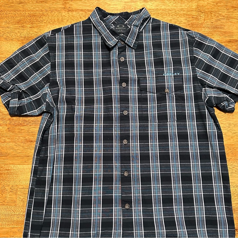 Oakley Short Sleeve Button-Up